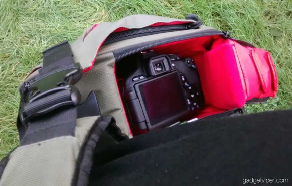 Caden K1 camera bag - DSLR access