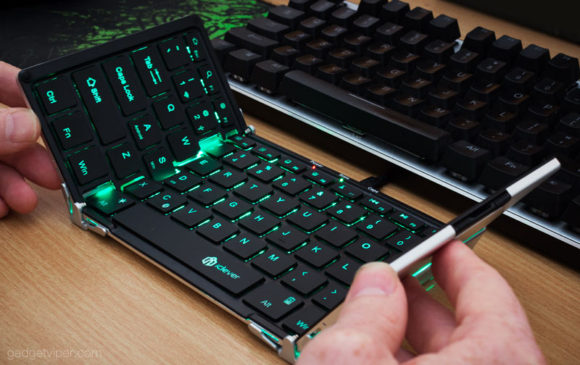 The iClever foldable keyboard with backlit keys