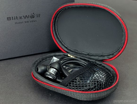 Taking a look inside the BlitzWolf BW-VOX1 earphone case 