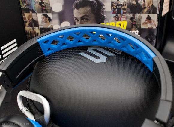 The breathable headphone band on the Soul X-TRA running headphones