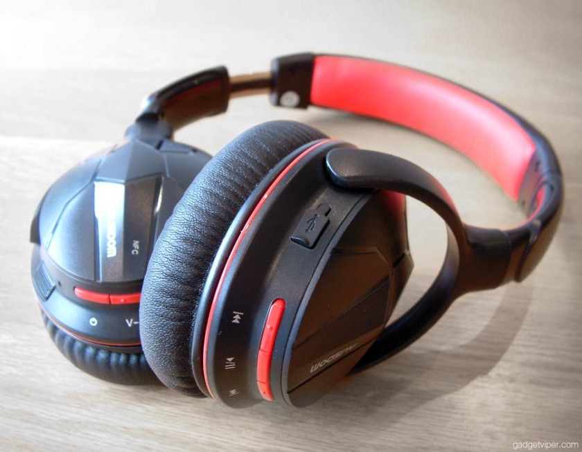 The Ausdom M04 bluetooth headphones build quality and swivel design