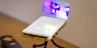 CooCheer Mini LED Projector – A smart Android 4.4 portable projector The CooChee mini LED projector review