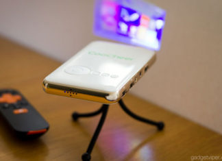 CooCheer Mini LED Projector – A smart Android 4.4 portable projector The CooChee mini LED projector review