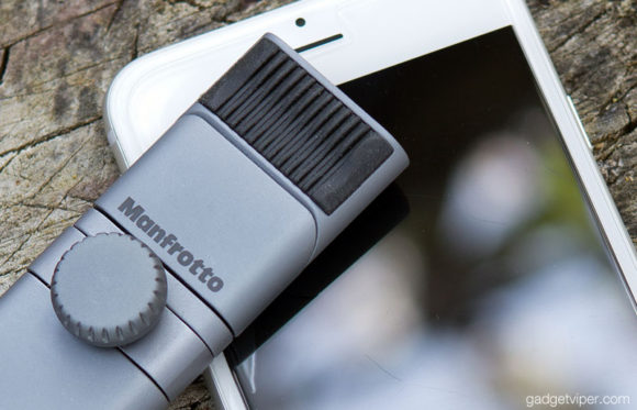 The clamping system on the Manfrotto Twisgrip smartphone clamp