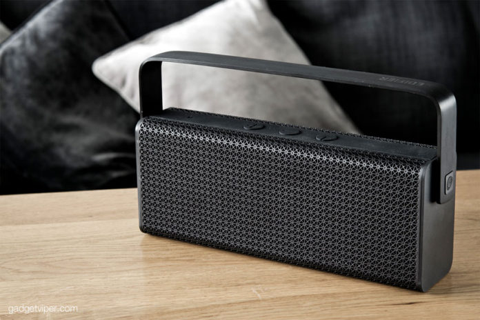 The build and design quality of the Edifier MP700 bluetooth speaker