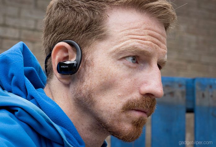 Gadgetviper modelling the KSCAT Nice18f bluetooth swimming headphones