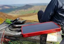 OutXE Power Bank Review – 8000mAh portable charger with a Solar Panel and 32 LED lights OutXE power bank with a super bright 32 LED light panel and solar charging