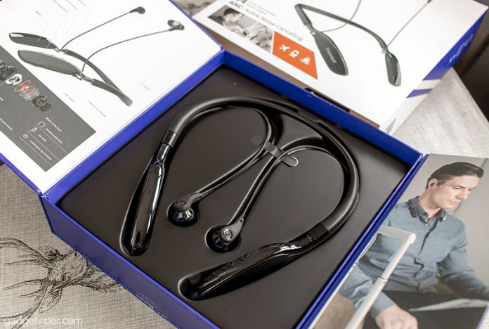 The Tronsmart S4 Bluetooth headphones in the box