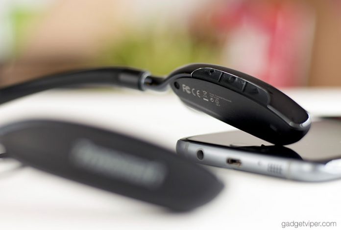 The control buttons on the Tronsmart S4 Bluetooth neckband Headphones